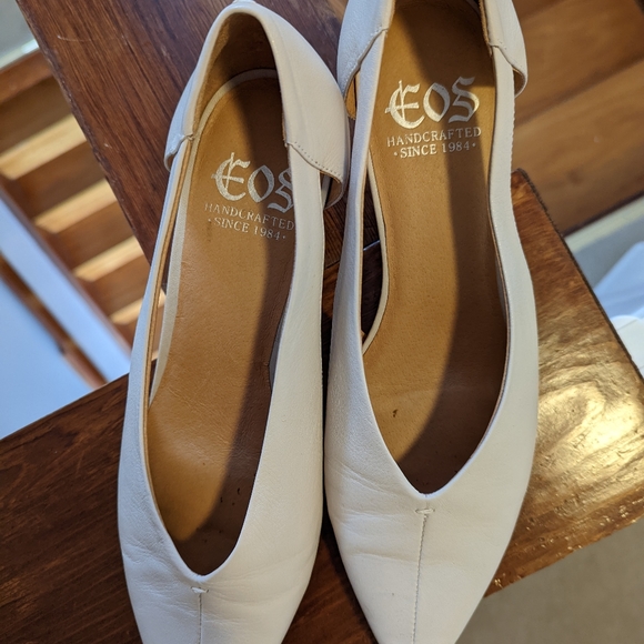 EOS Cream Leather Point Toe Shoes Size 40 / 9 - Picture 7 of 7